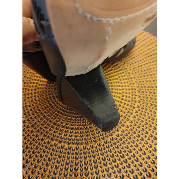 Vince Camuto Leather Heels Size 8.5 - Picture 6 of 6